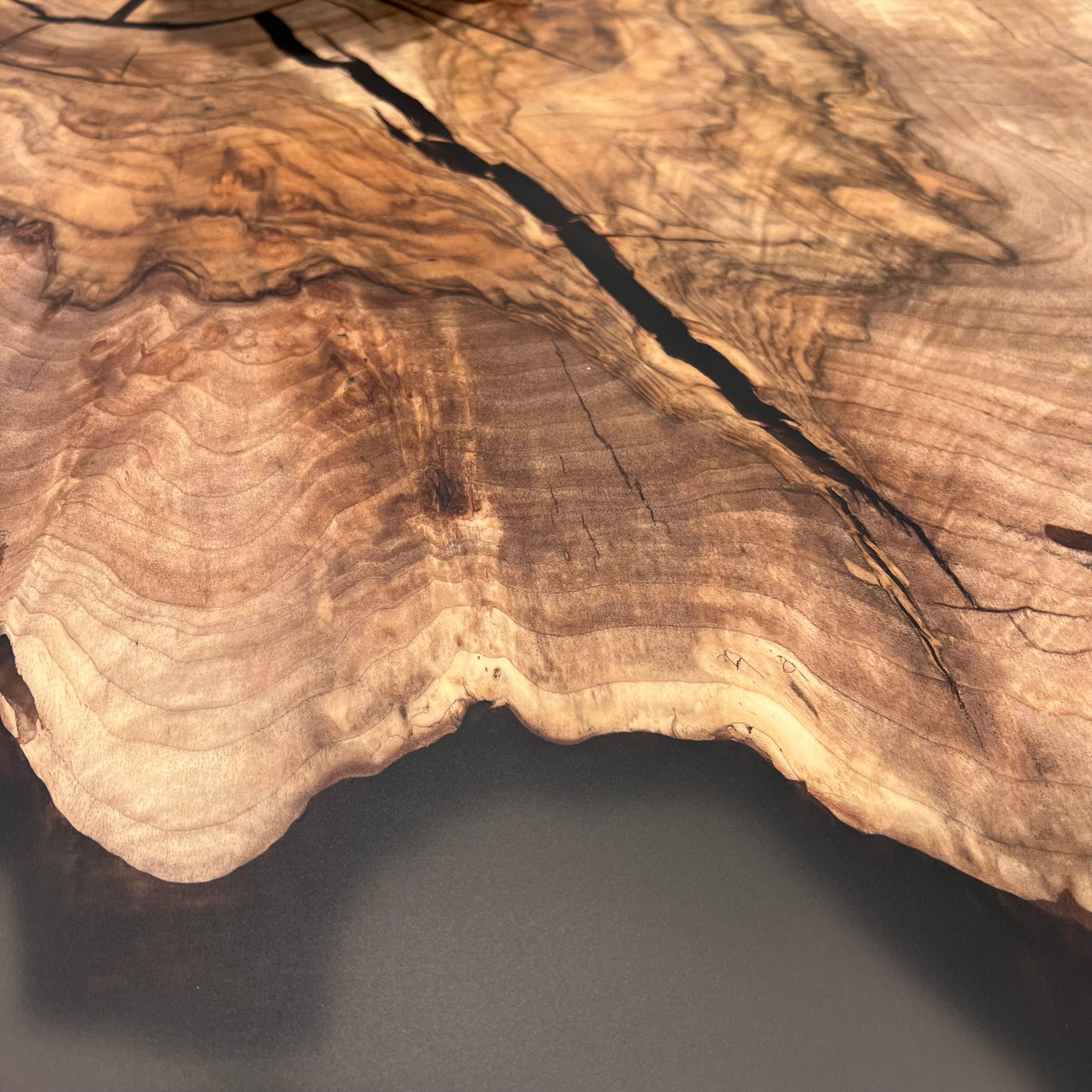 > INSPIRATIONSBORD < | SPISEBORD | FRANSK VALNØD M/EPOXY |  Ø120CM