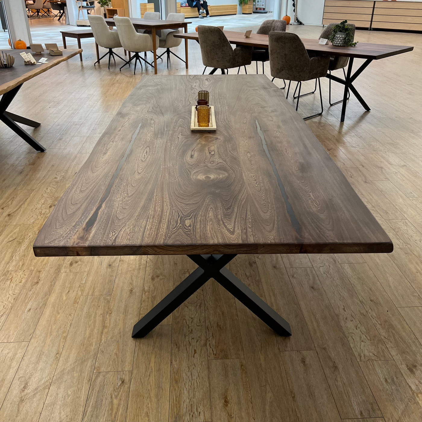 PLANKEBORD | ELMETRÆ | 250CM X CA. 100CM