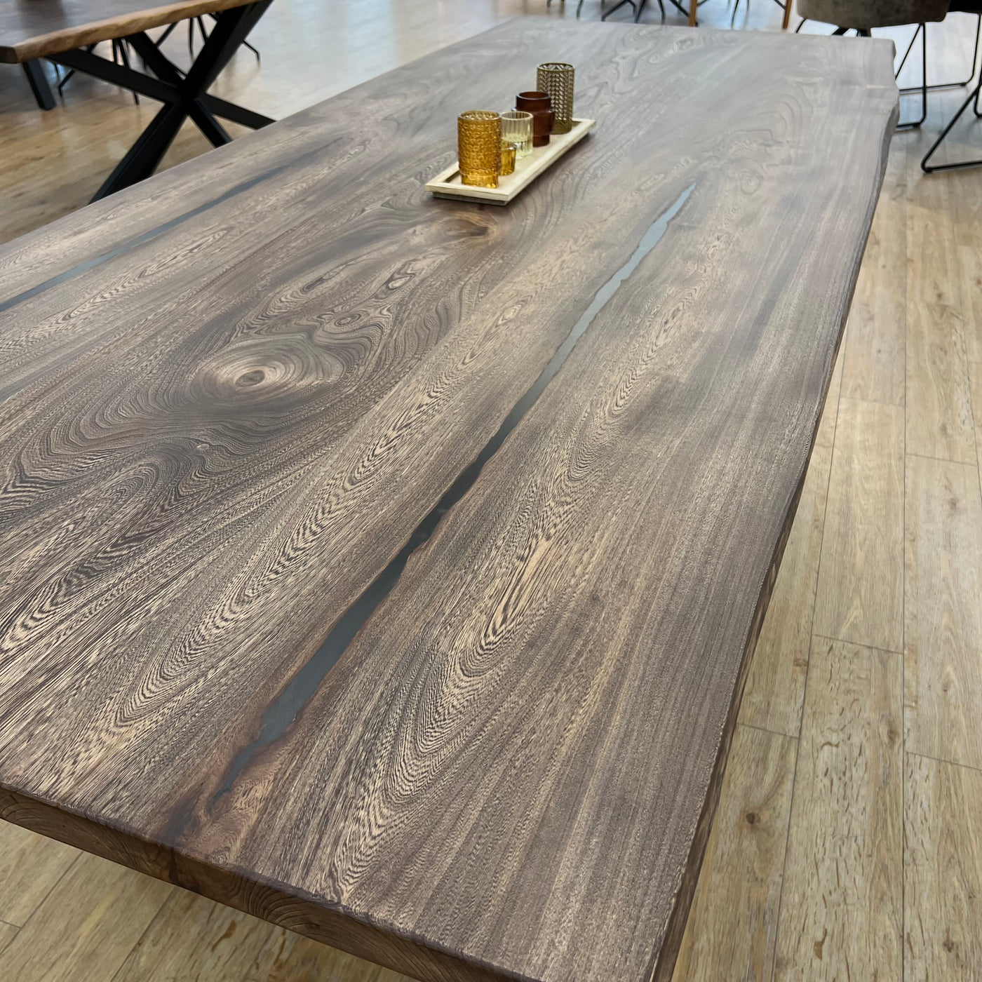 PLANKEBORD | ELMETRÆ | 250CM X CA. 100CM