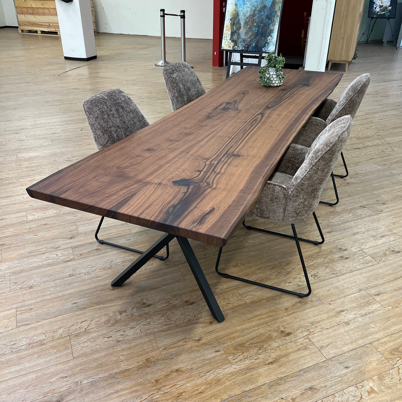 PLANKEBORD | AMERIKANSK VALNØD | 300CM X 86-92CM